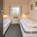 Six-bedroom In Prázdninový dům *