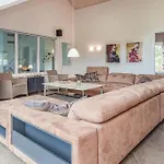 Six-bedroom In