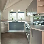Six-bedroom In Prázdninový dům *