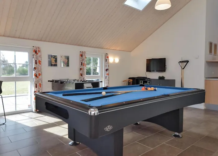 Сasa de vacaciones Six-bedroom In