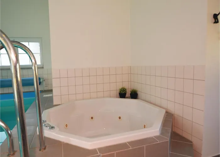 Six-bedroom In Сasa de vacaciones *